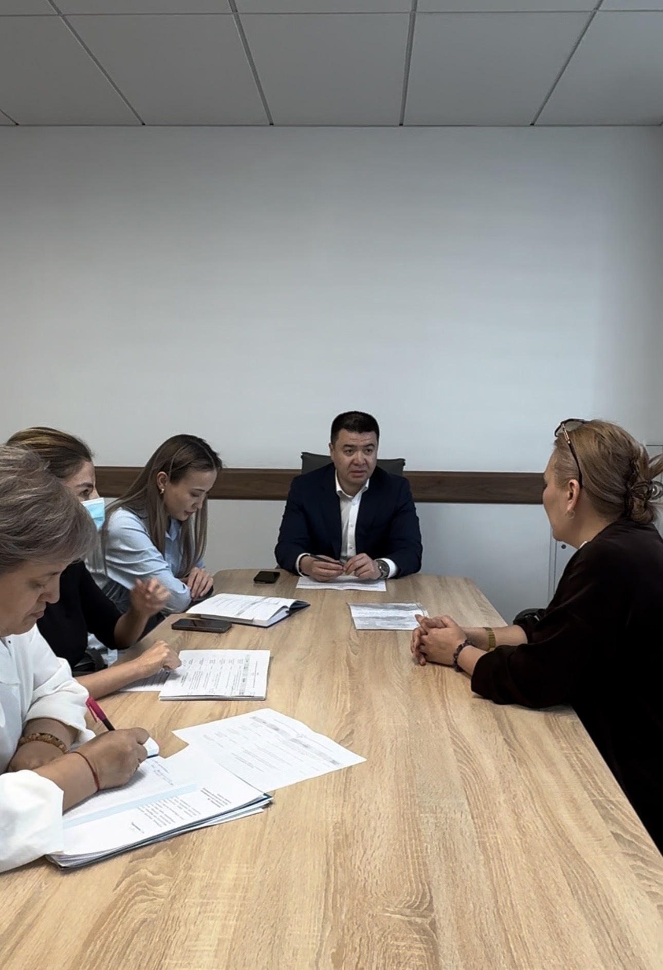 Алматы қаласының Денсаулық сақтау басқармасының басшысы Марат Пашимов азаматтарды қабылдады