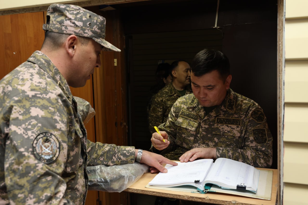 Сарбаздың пікірі – маңызды: армияда әскери киім мен жарақтарды далалық тестілеуден өткізетін бөлімшелер құрылмақ