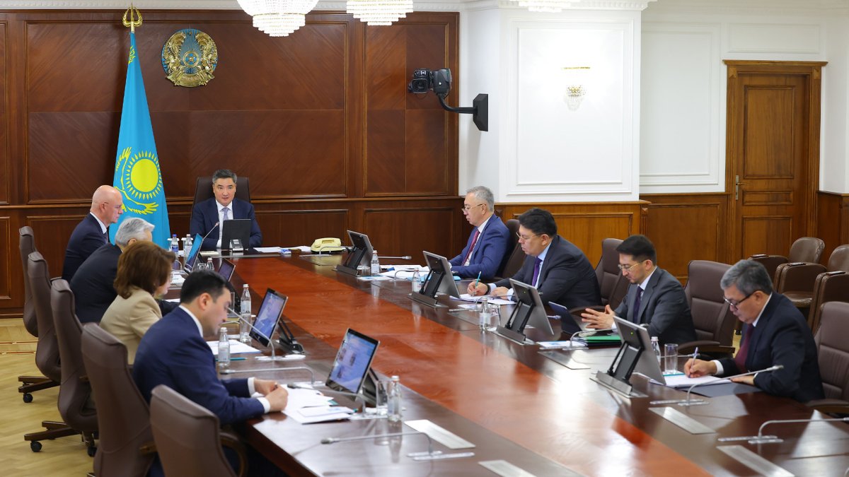 Қазақстан көмір қоры бойынша әлемдегі жетекші 10 елдің қатарына кіреді: Премьер-министр бәсекелестік артықшылықты пайдалануды және көмір өнеркәсібін дамытуды тапсырды