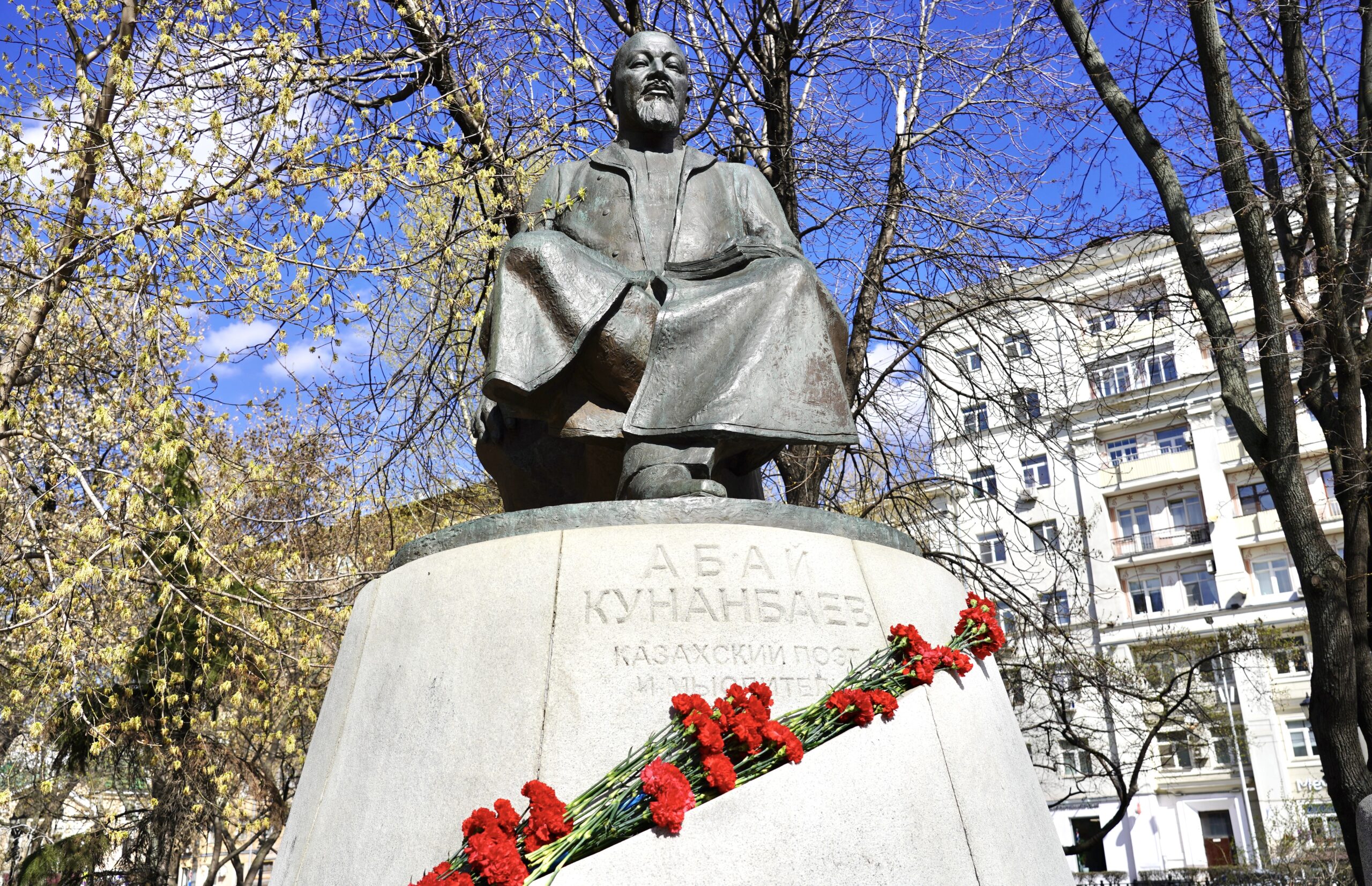 Мәскеудегі Абай ескерткішіне – 20 жыл!