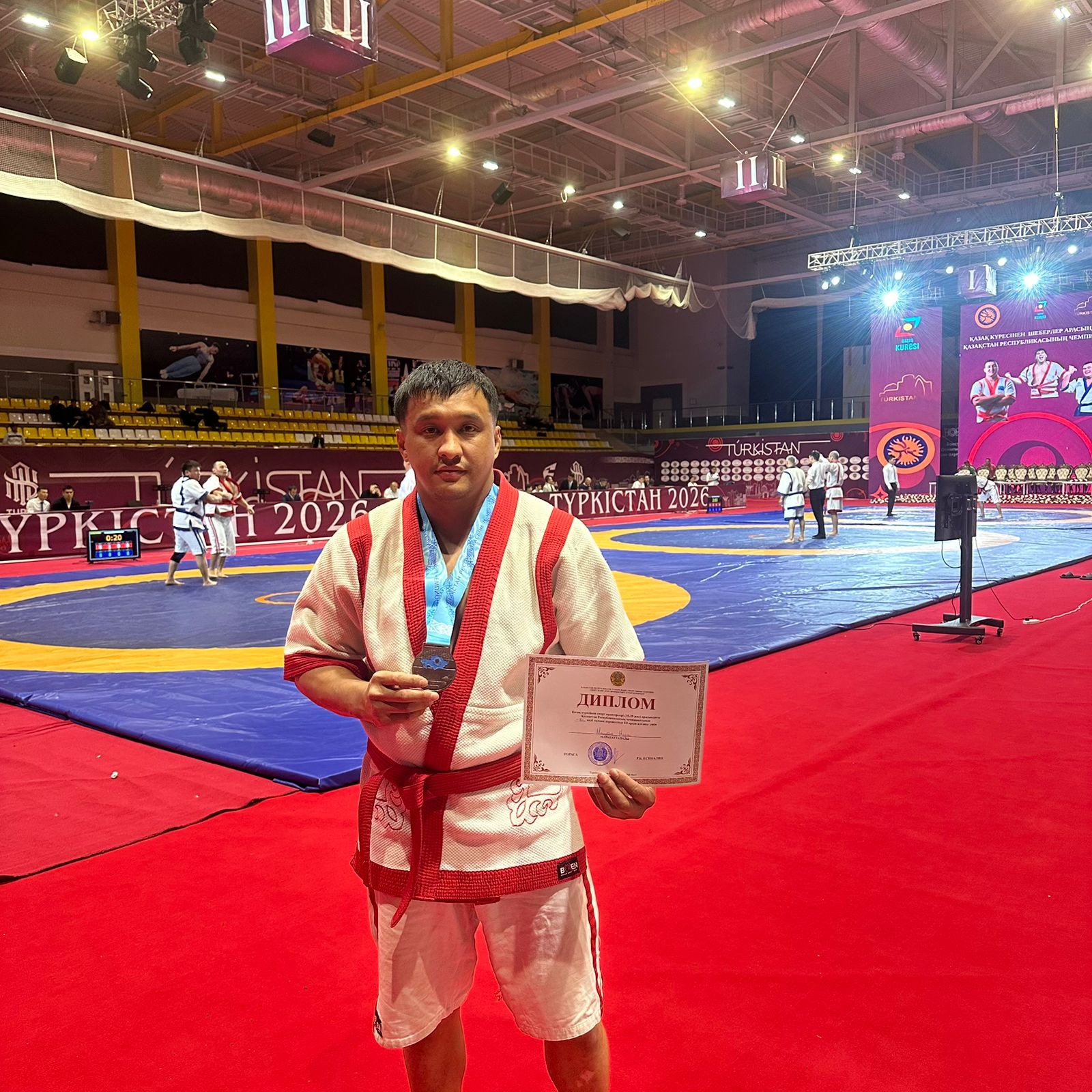 СҚО полицейі Қазақстан чемпионатында екі күрес түрінен жүлдегер атанды