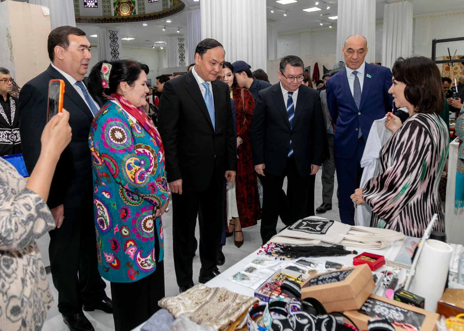 Таразда халықаралық қолөнершілер фестивалі басталды