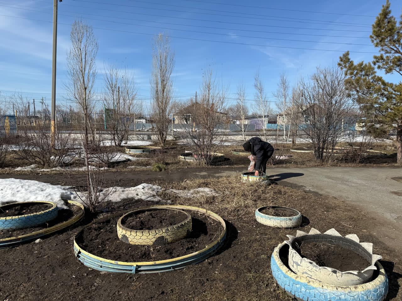 Первомай ауылы көшелерді қоқыстан тазарту