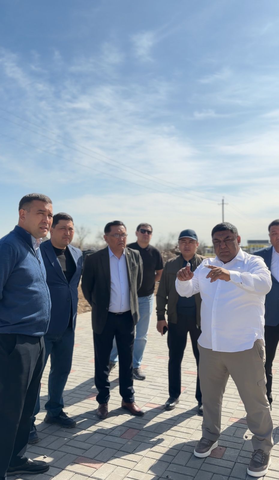 Жамбыл ауданы, Қарғалы ауылындағы жаңа Мәдениет үйінің құрылысы қарқынды жүріп жатыр. Бүгін аудан әкімінің орынбасары А. Туматаев пен аудандық мәслихат төрағасы М. Әмірғалиев нысан басына барып, жұмыс барысымен танысты.