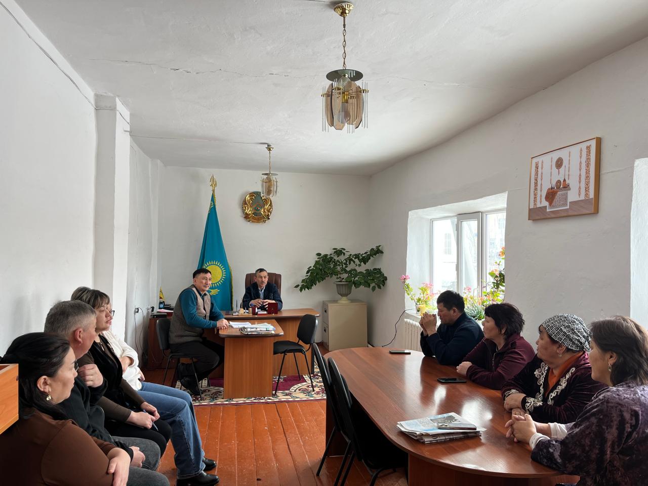 2026 жылы 20 сәуір күні «Көктерек ауылдық округі әкімі аппараты» мемлекеттік мекемесінде мемлекеттік қызметтегі қазақ тілінің мәртебесіне арналған дөңгелек үстел өтті.