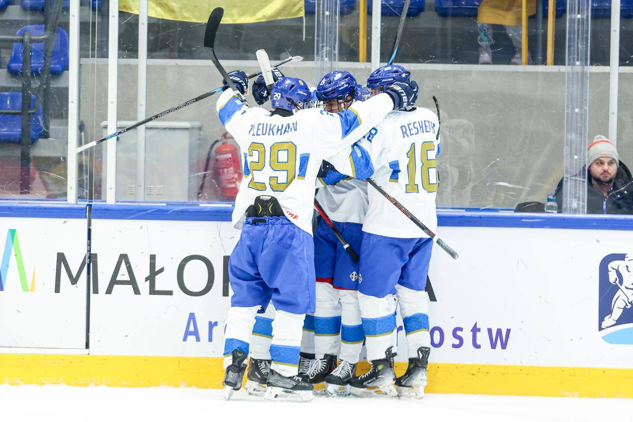 Шайбалы хоккейден Қазақстан жасөспірімдер құрамасы қатарынан үшінші ойында жеңіске жетті