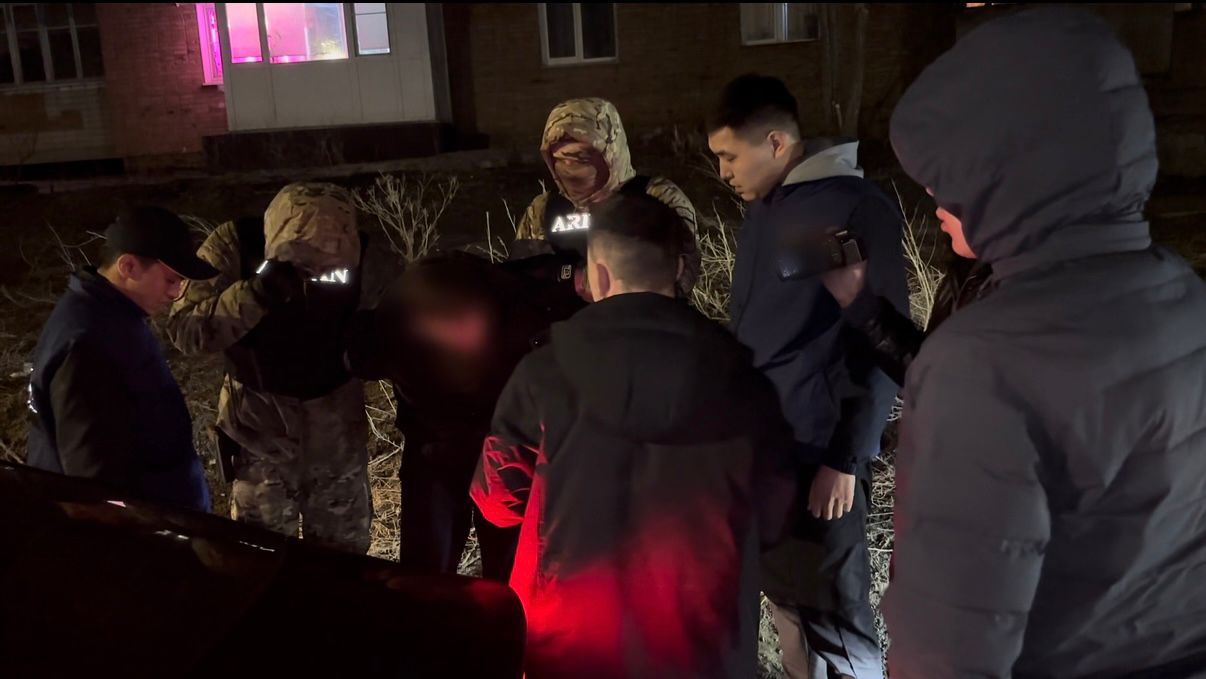 ШҚО-да полиция бопсалаумен айналысқан күдіктіні ұстады