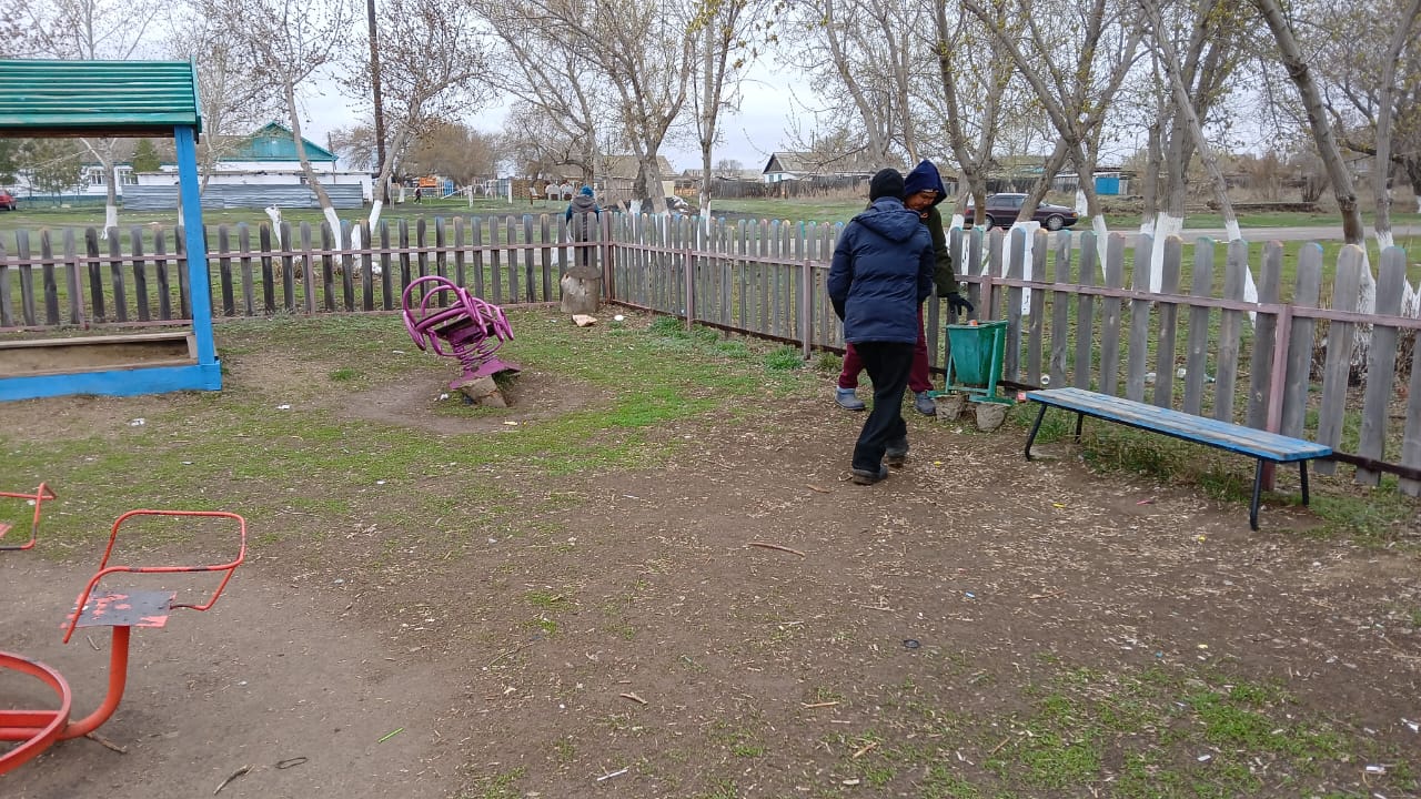 Балалар алаңын  тазалау