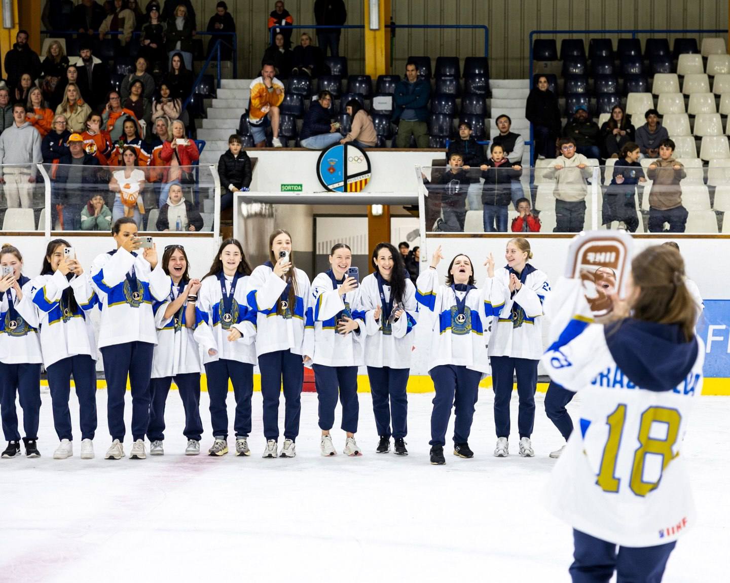 Шайбалы хоккейден Қазақстан әйелдер құрамасы әлем чемпионатында үздік үштікке енді