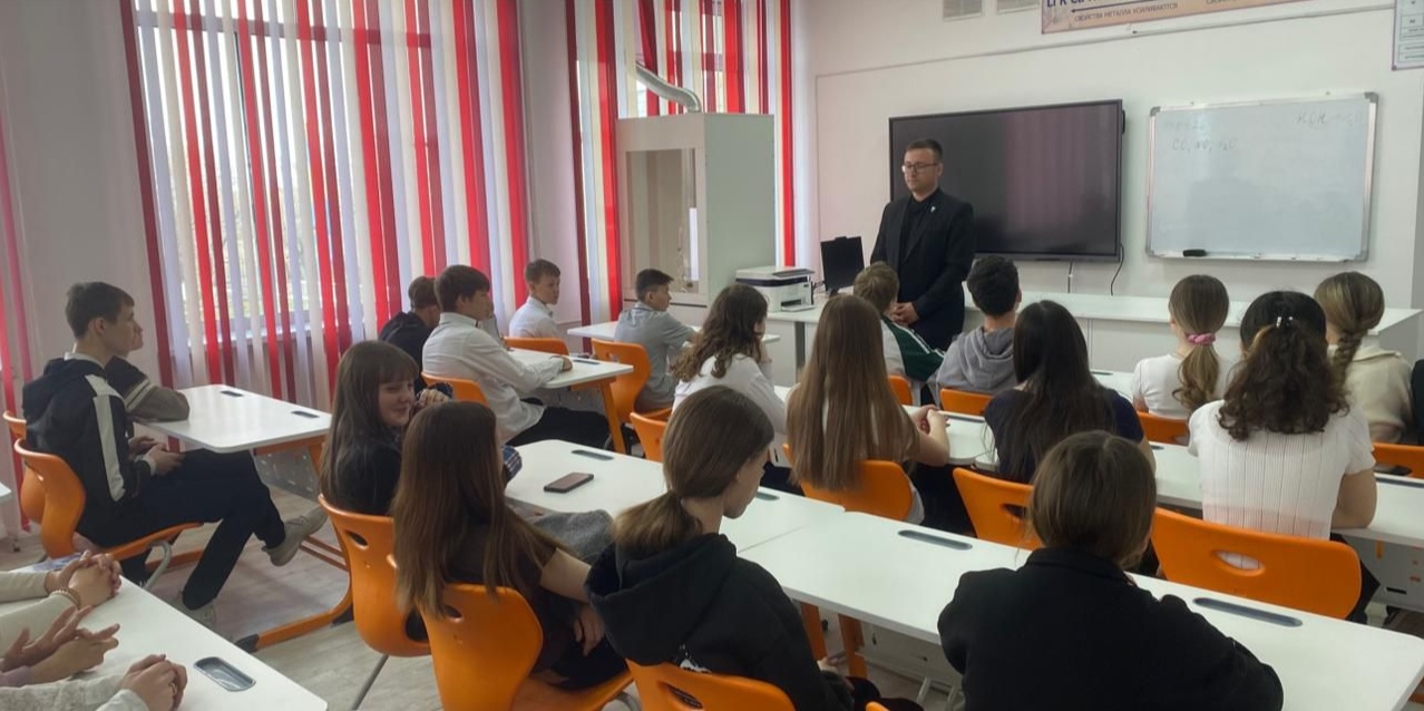 8-сынып оқушылары арасында нашақорлықтың алдын алу бойынша дәрістер өткізді.