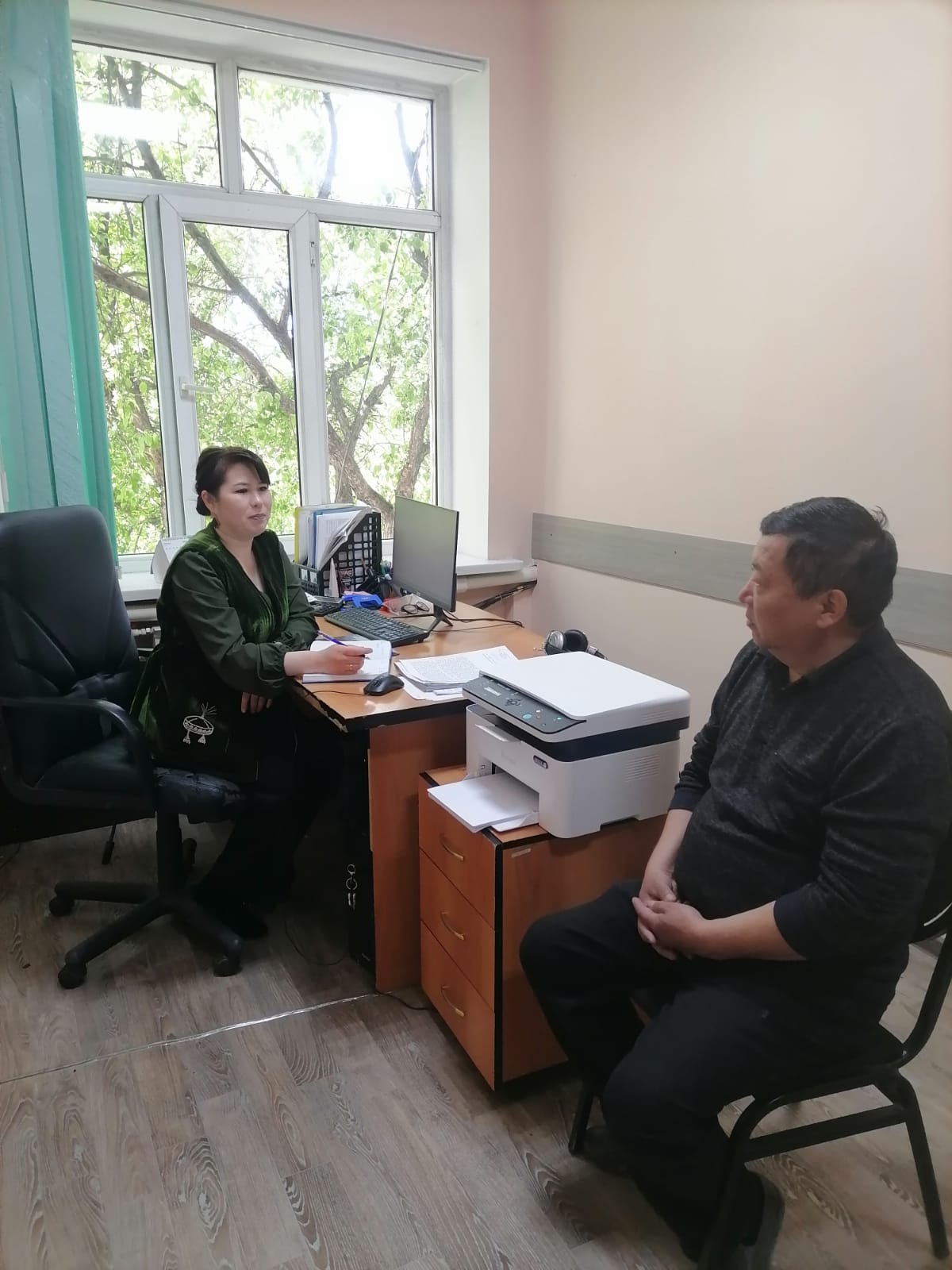 Ауданның ауыл шаруашылығы және жер қатынастары бөлімінің мемлекеттік қызметтерін көрсететін маманмен құқықтық жалпыға бірдей оқыту