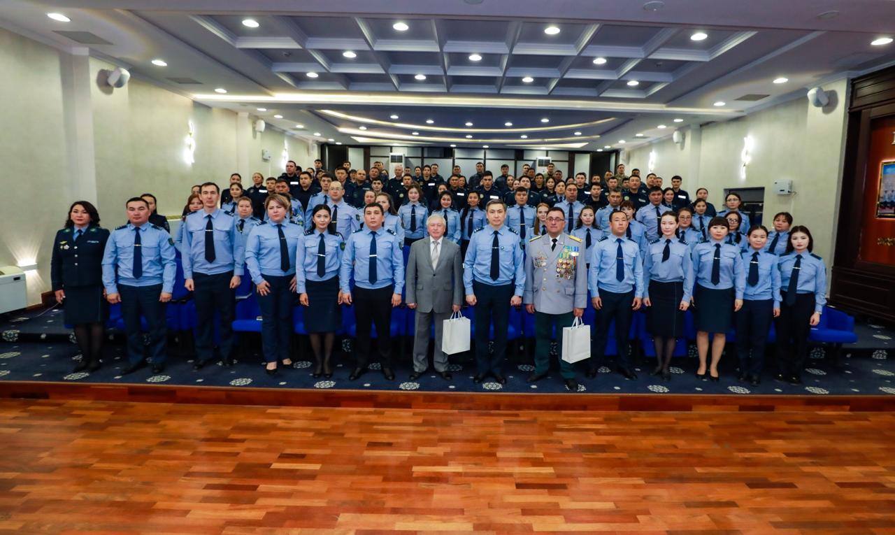 Астана қаласы Полиция департаментінде Қазақстан халқының бірлігі күніне арналған мерекелік концерт өтті