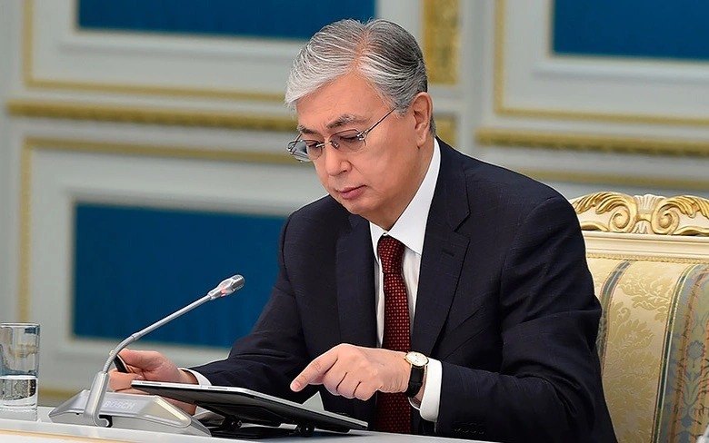 Президент орта білім беру жүйесіне жасанды интеллектіні енгізу туралы Жарлыққа қол қойды