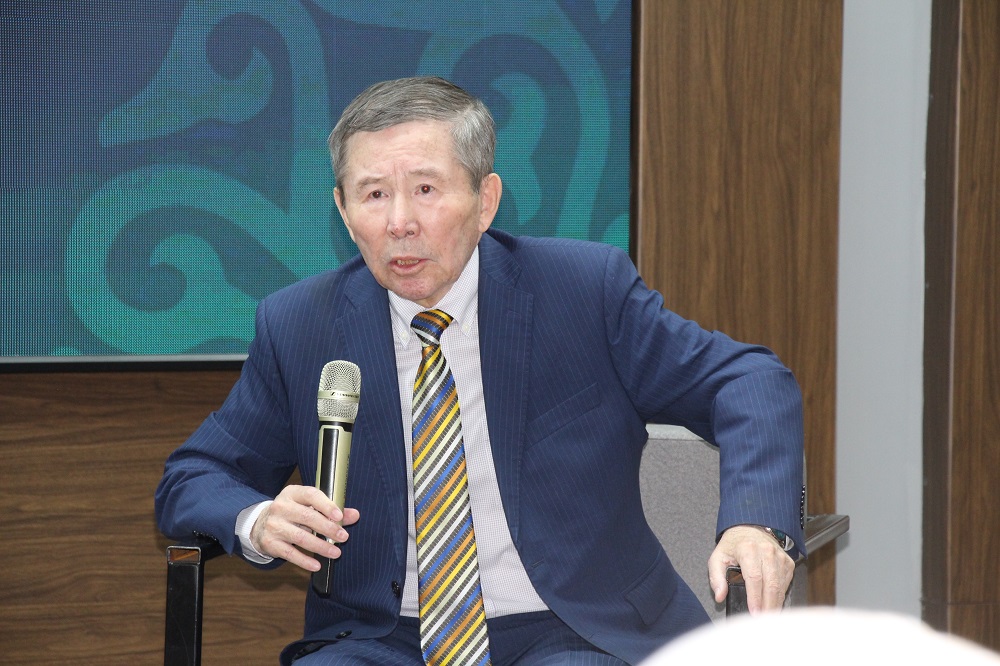 «Өр Алтайдың ойлы қаламгері» Әлібек Асқаровпен кездесу