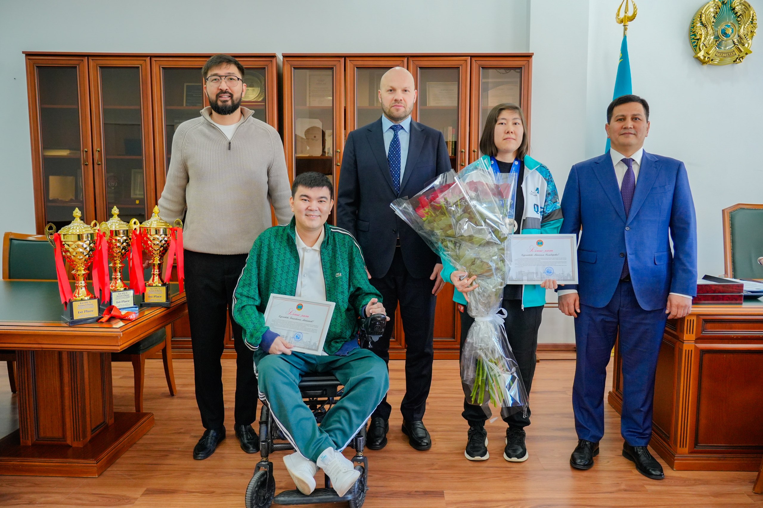 БАСҚАРМА БАСШЫСЫ ПАРА ШАХМАТШЫЛАРДЫ ҚАБЫЛДАДЫ