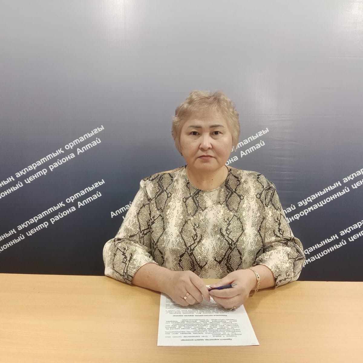 Баспасөз конференциясында «Алтай ауданы бойынша білім бөлімі» ММ басшысы Б.Канафина 2026 жылғы жазғы демалыс кезінде балалардың жазғы демалысын, денсаулығын жақсартуды және жұмыспен қамтылуын ұйымдастыру мәселесіне тоқталды.