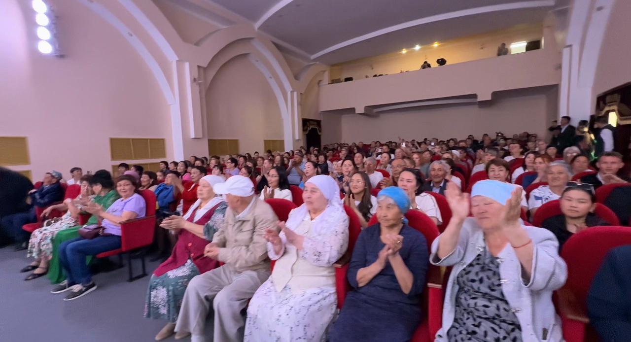 Құрманғазы оркестрі Сарыкөл сахнасында өнер көрсетті