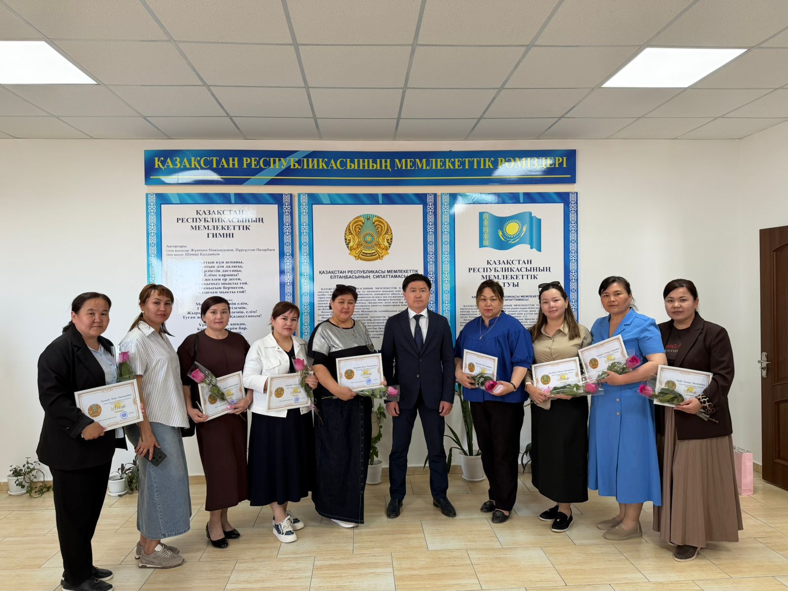 12.05.2026 жылы Батыр ауылының әкімі мейірбикелер күні қарсаңында ауылымыздың ақ халатты абзал жандары — мейірбикелермен кездесіп, кәсіби мерекелерімен шын жүректен құттықтады.