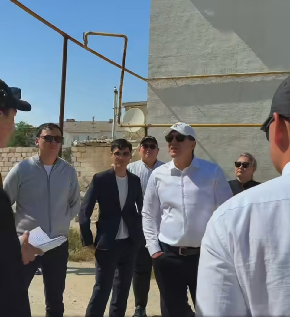 ҚАРАҚИЯДАҒЫ ҚҰРЫЛЫС ҚАРҚЫНЫ: АУДАН ОРТАЛЫҒЫ ҚҰРЫҚ АУЫЛЫНДА АУҚЫМДЫ ЖҰМЫСТАР ЖҮРГІЗІЛУДЕ