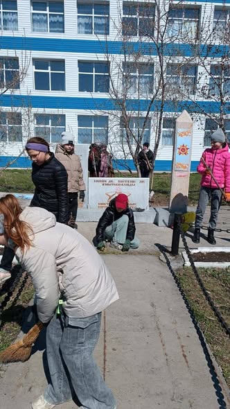 2026 жылғы 1–15 сәуір аралығында «Таза Қазақстан» республикалық экологиялық акциясы аясында барлық білім беру ұйымдарында 5–11 сынып оқушылары, педагогтер мен мектеп қызметкерлері аумақтарды абаттандыру және санитарлық тазалау бойынша сенбіліктерге белсенді қатысты.
