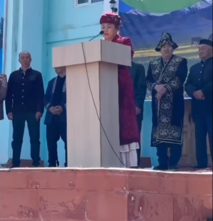 Жалағаш ауылында Наурыз мейрамы кең көлемде аталып өтті. Бұл күні ауыл тұрғындары ұлттық дәстүрлерді жаңғыртып, бірлік пен татулықты дәріптеді. Мерекелік шаралар барысында киіз үйлер тігіліп, дастархан жайылып, қонақтарға ұлттық тағамдар ұсынылды. Ауыл өнерпаздары ән айтып, би билеп, түрлі концерттік бағдарламалар ұйымдастырылды. Сонымен қатар, қазақтың ұлттық ойындары ойнатылып, жастар мен үлкендер белсенді қатысты. Бұл мереке Жалағаш ауылының тұрғындары үшін ерекше көңіл-күй сыйлап, көктемнің келуін, жаңару мен жақсылықтың басталуын білдіретін жарқын күн болды.