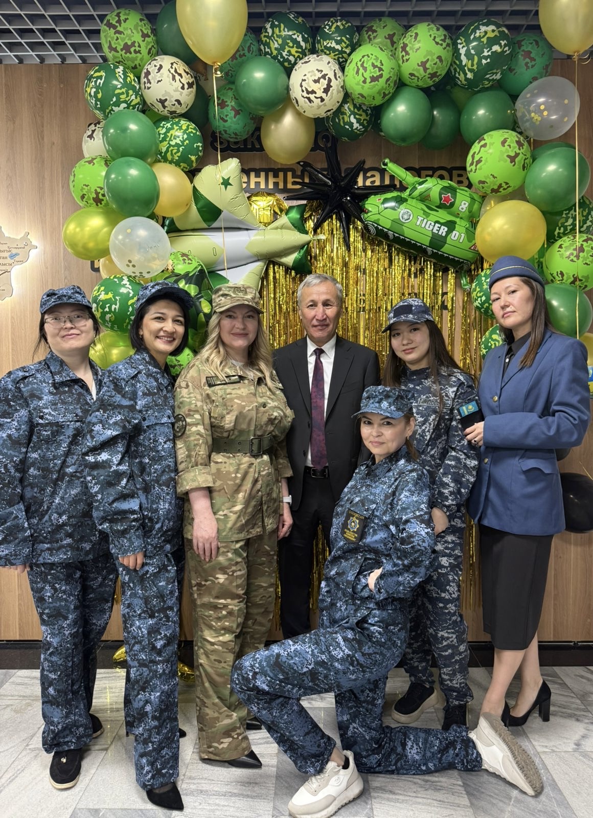 Павлодар облысы бойынша МКД-да әріптестерін алдағы Отан қорғаушы күнімен креативті түрде құттықтады