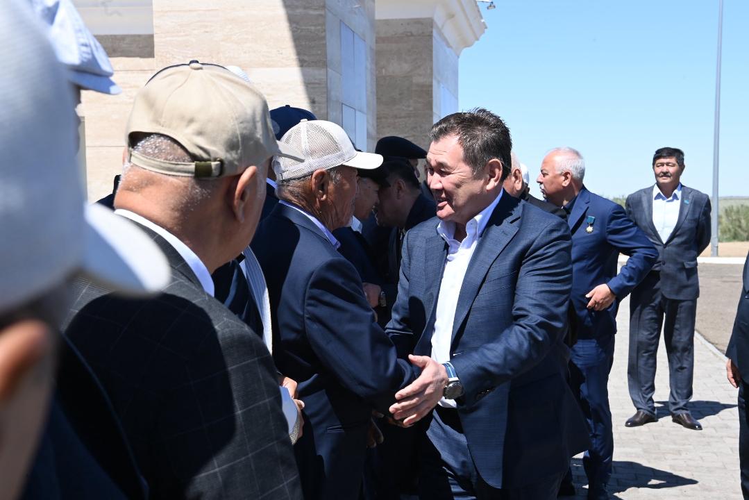 Аймақ басшысы ел ағаларымен кездесті