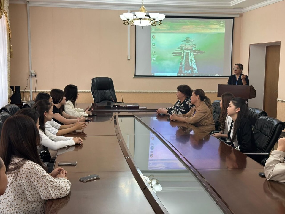 ЖАҢА КОНСТИТУЦИЯНЫҢ ҚҰНДЫЛЫҚТАРЫ ТҮСІНДІРІЛДІ