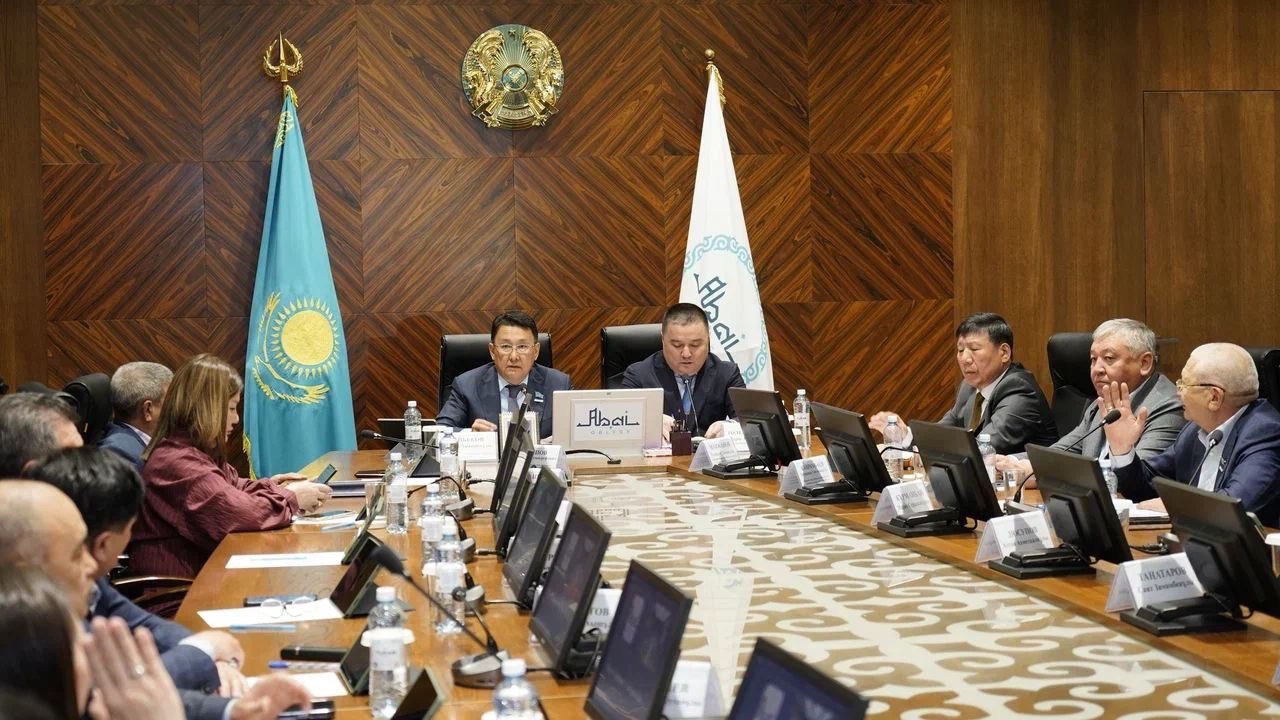 АБАЙ ОБЛЫСЫ МӘСЛИХАТЫНЫҢ КЕЗЕКТЕН ТЫС ХХХVІ СЕССИЯСЫ ӨТТІ