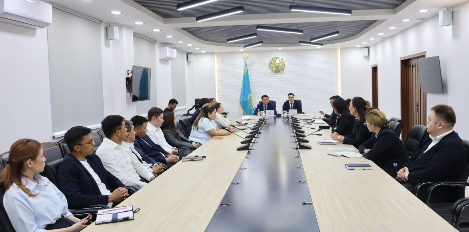 Алматы қаласы әкімдігі аппаратының Әдеп жөніндегі уәкілімен кездесу өтті