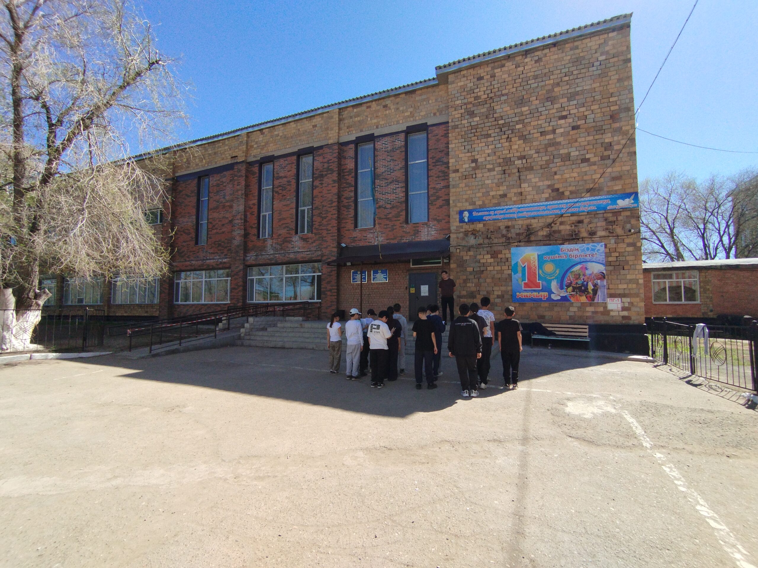 Қарағанды облысы бойынша Адам құқықтары жөніндегі уәкілдің өкілі А.Н. Тлешев Қарағанды қаласының “№4 мектеп-интернатына” барды