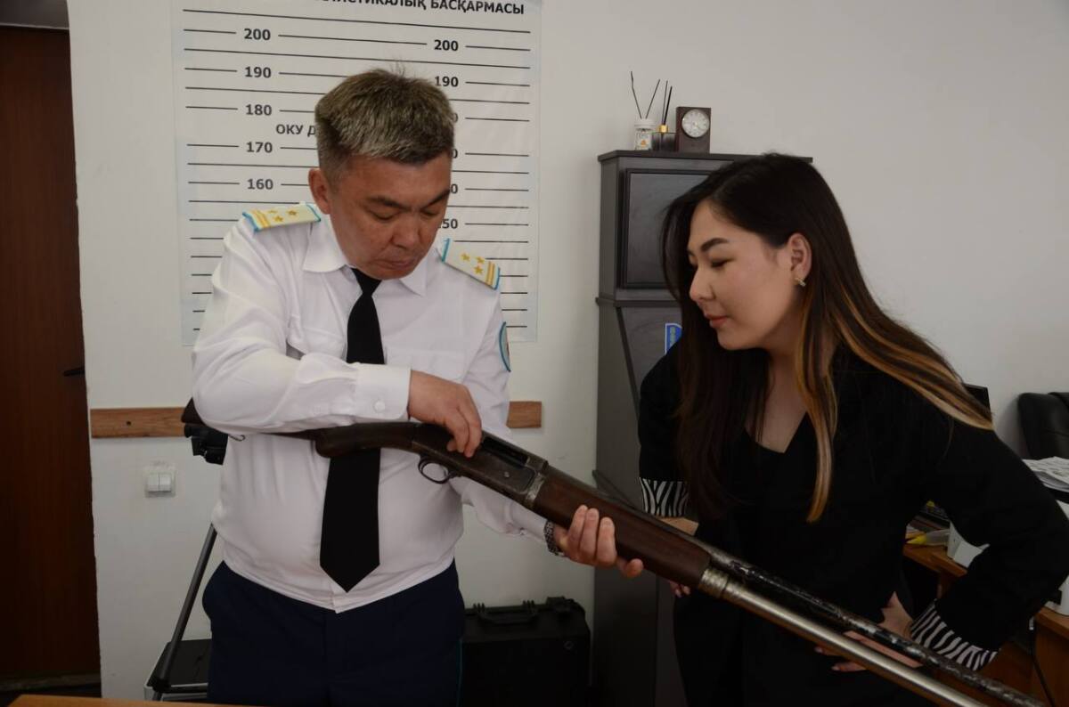 Ұлытауда сирек кездесетін көне қаруды дер кезінде тапсырған тұрғынға полиция алғыс білдірді