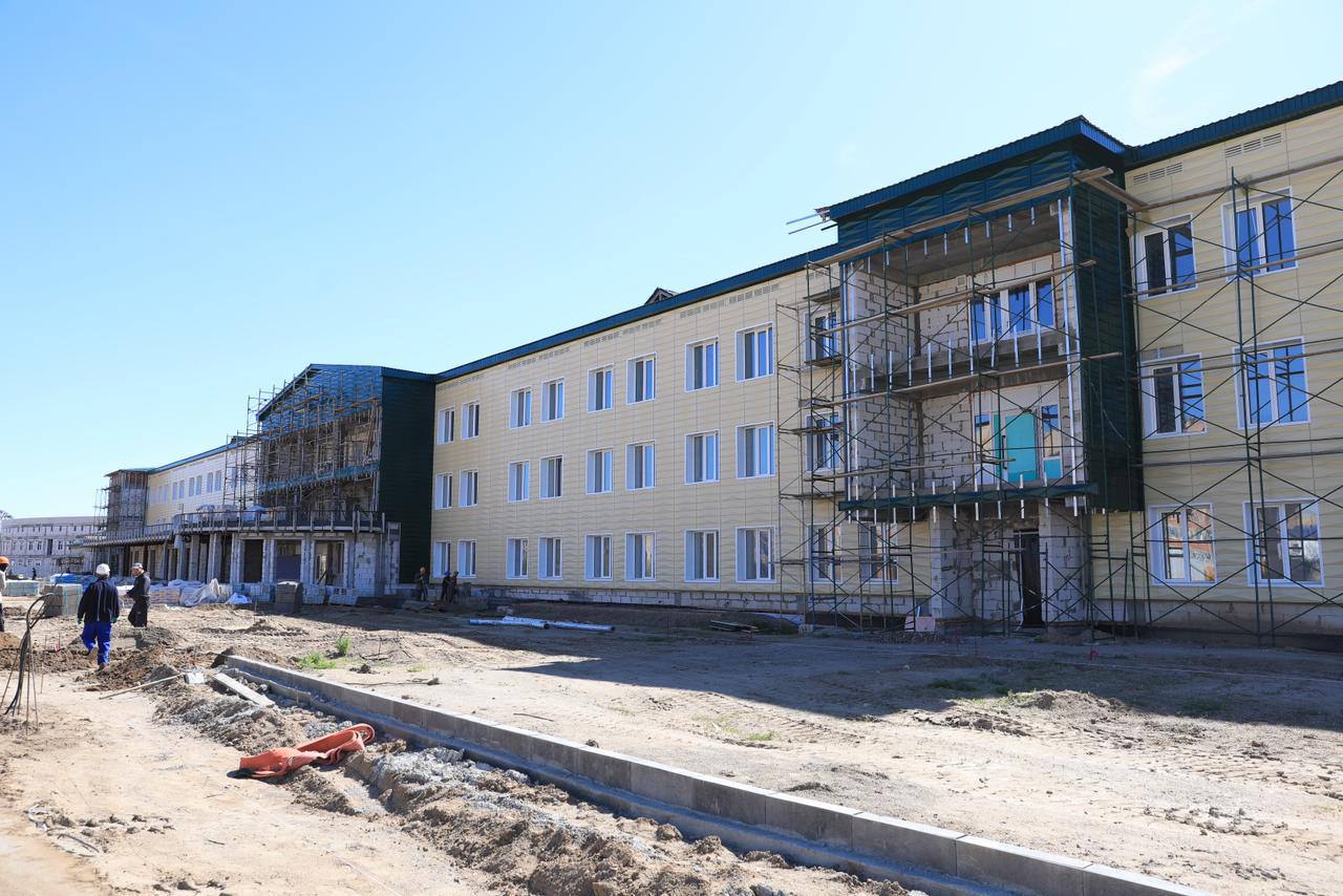 🏗️ Ақтөбеде мүгедектігі бар жандарға арналған бассейні, спорт залы және стационары бар оңалту орталығы салынып жатыр