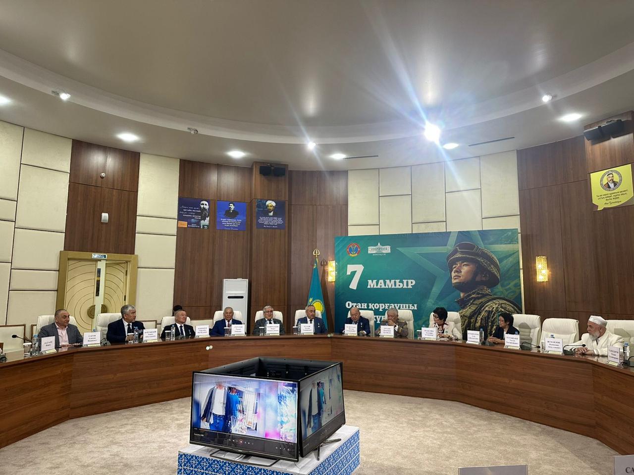 Астанада соғыс жылдарының жәдігерлері қойылған көрме мен дөңгелек үстел өтті