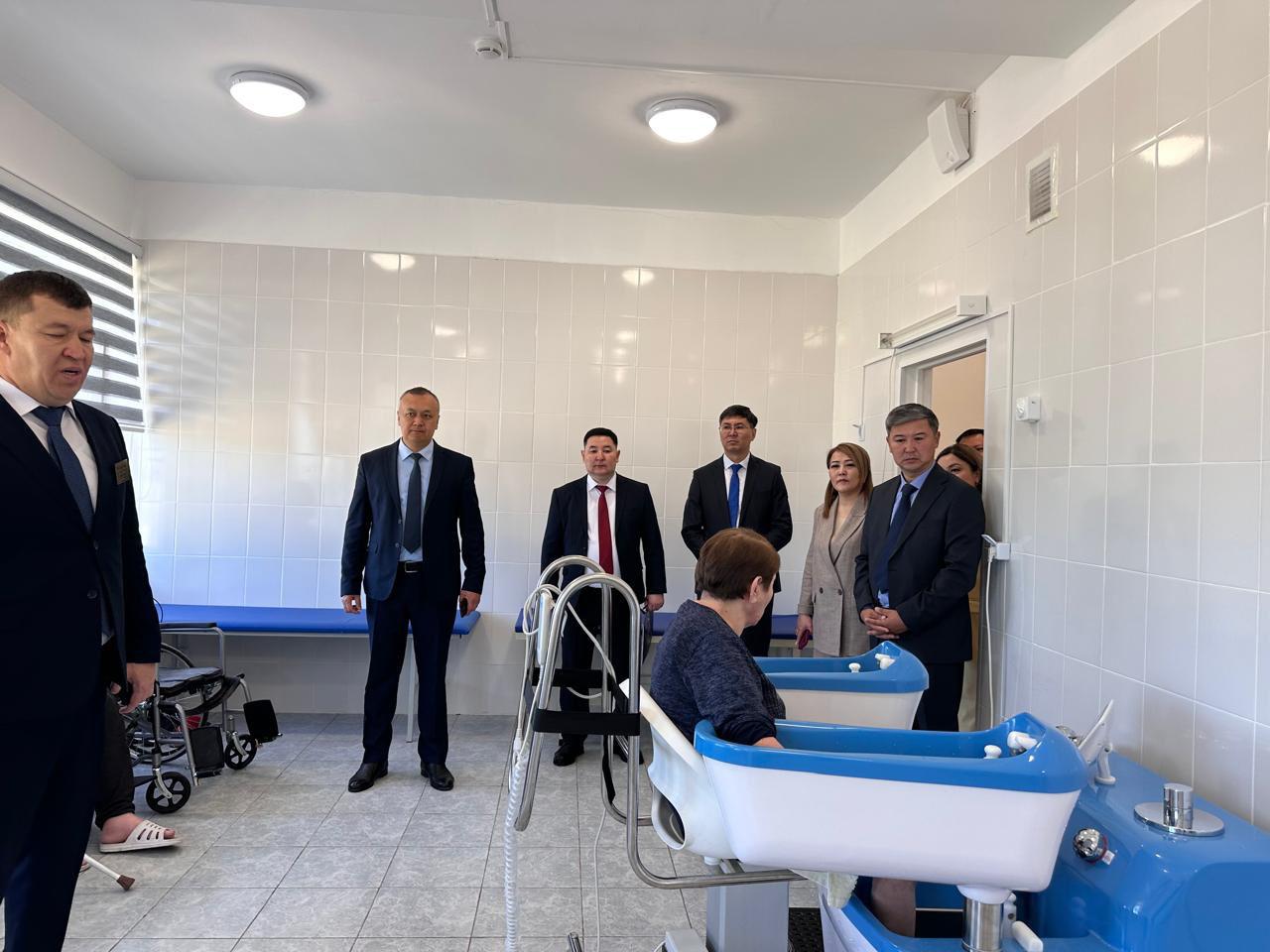 «№1, №2, №3, «Қамқорлық» әлеуметтік қызмет көрсету орталықтарының басшылары мен мамандары Батыс Қазақстан облысына жұмыс сапарымен барды
