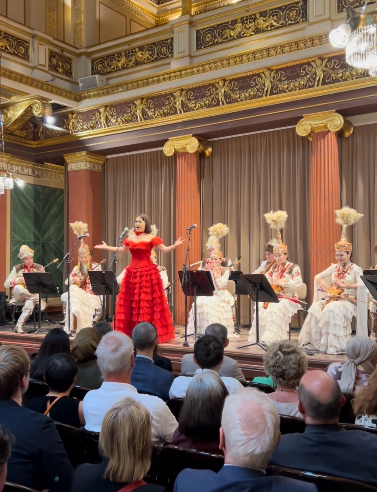 «Сазген сазы» Вена төрінде: қазақ музыкасы Musikverein сахнасында шарықтады