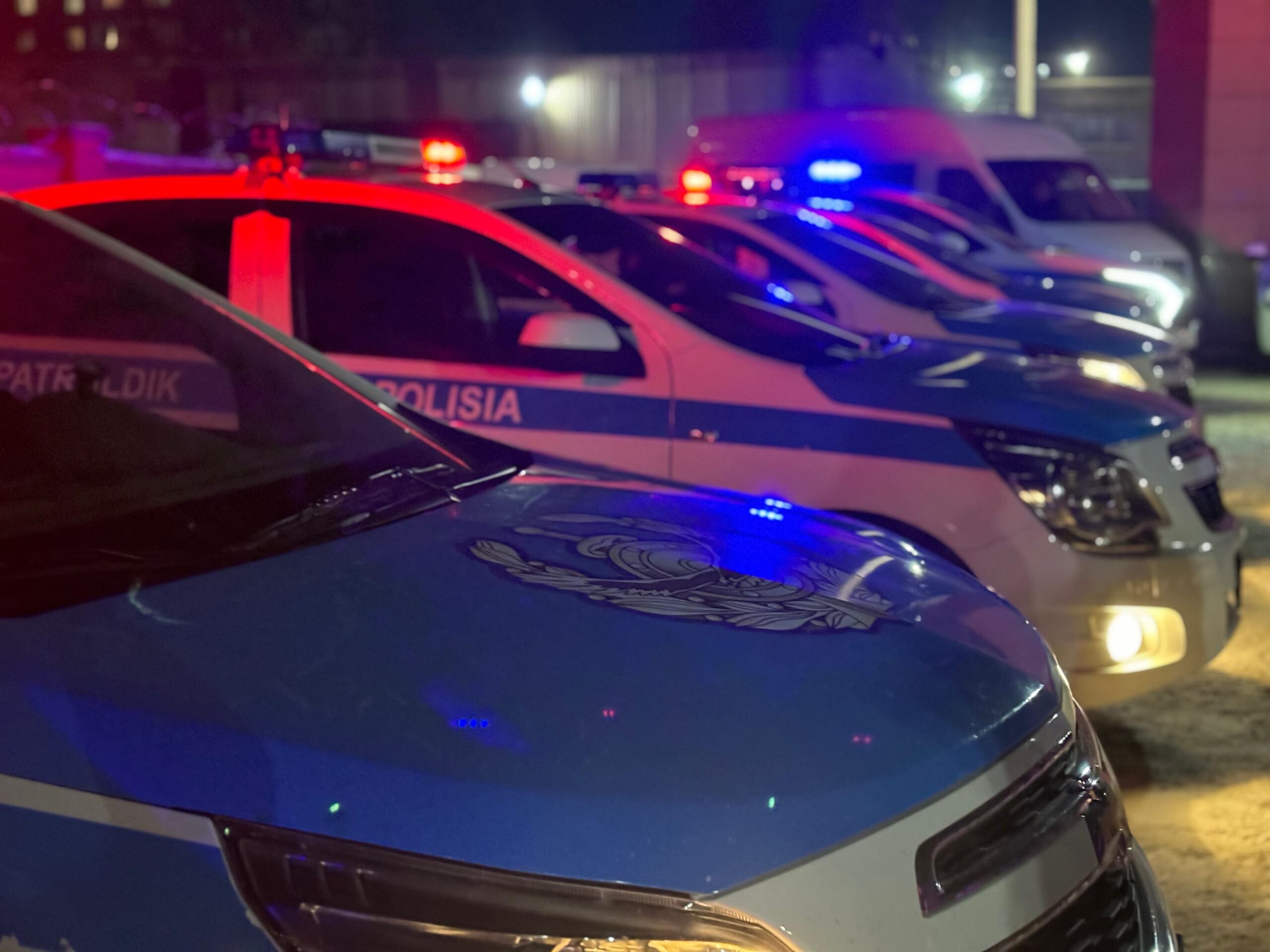 Қауіпті хайп: Павлодарда Geely Monjaro көлігінің жүргізушісі мен жолаушылары лайк үшін жолда қауіпті әрекетке барды