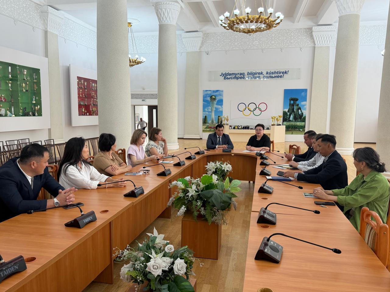 Облыс әкімі аппаратының Әдеп жөніндегі уәкілі Қ. С. Бекимованың қатысуымен өткен семинар