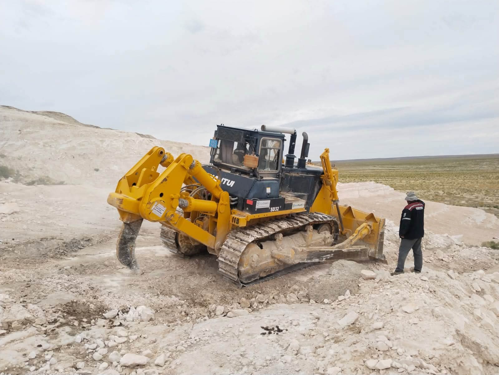 Сенек ауылындағы тау жолын қалпына келтіру жұмыстары басталды