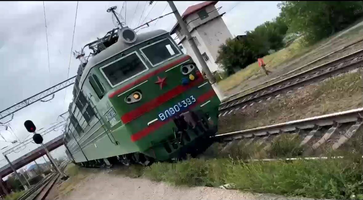 Қауіпсіз жазғы демалыс: көлік полицейлері балаларға теміржолдағы қауіпсіздік ережелерін еске салды