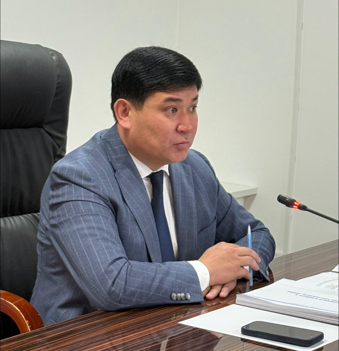 КЕЗЕКТІ АППАРАТТЫҚ МӘЖІЛІСТЕ БІРҚАТАР ӨЗЕКТІ МӘСЕЛЕЛЕР ТАЛҚЫЛАНДЫ