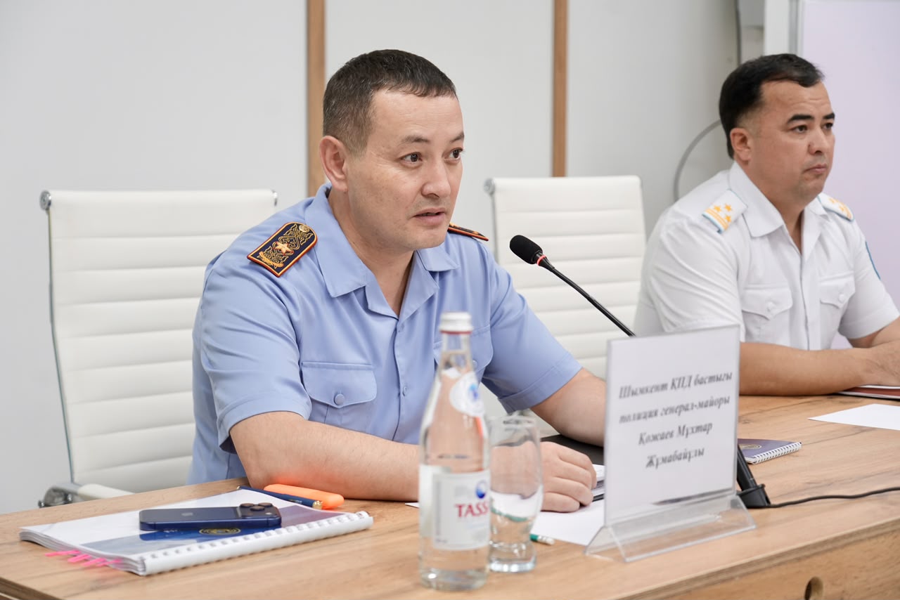 Халықпен ашық диалог: Шымкент полициясының бастығы Абай ауданының тұрғындарымен кездесті
