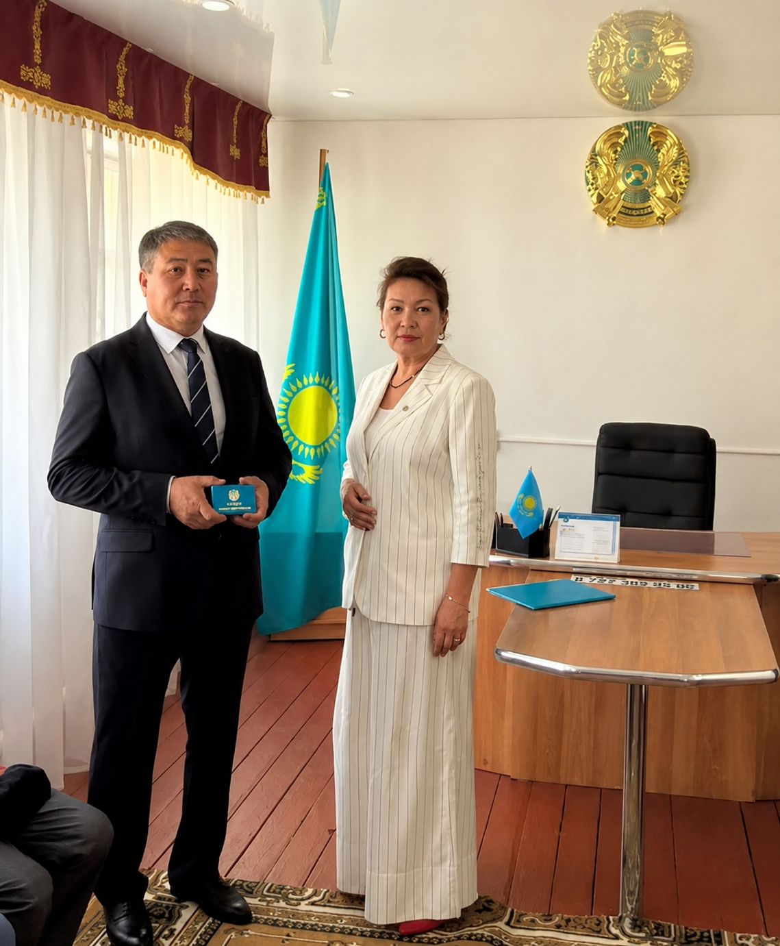 Сайланған әкімге куәлікті тапсыру