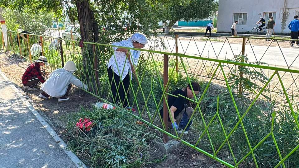 “Таза Қазақстан” экологиялық акциясы аясында Қабанбай ауылдық округі бойынша құрылған мобильді топ санитарлық тазалықты сақтау бойынша рейд жүргізілді