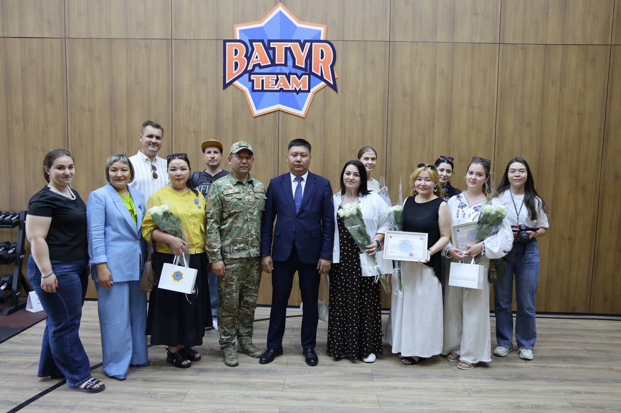 Павлодар облысы ТЖД қызметкерлері журналистерді кәсіби мерекелерімен құттықтады