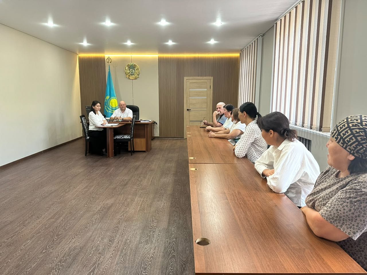 Мемлекеттік қызметшілер арасында түсіндірме әңгіме