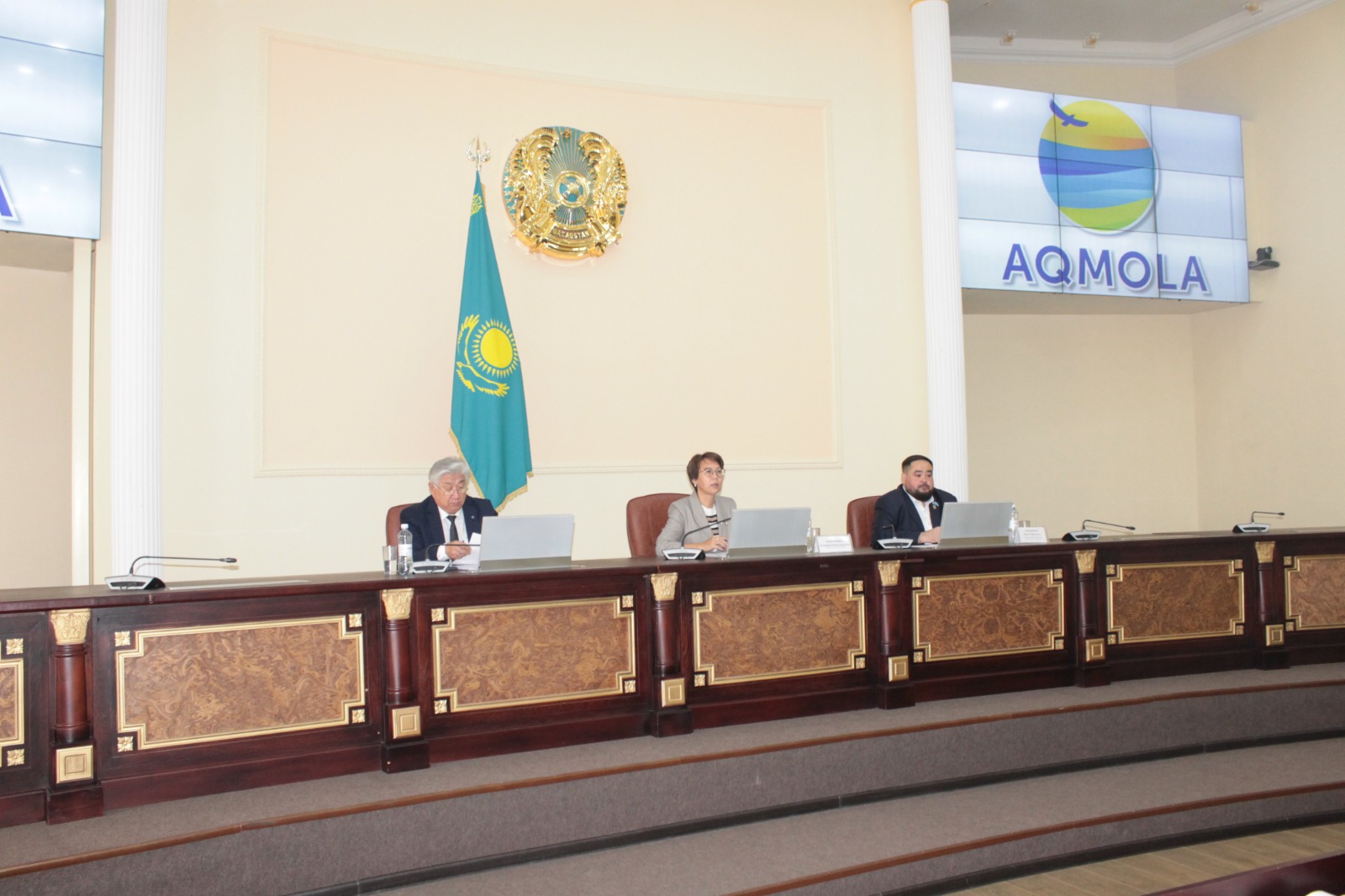 Әлеуметтік әріптестік және әлеуметтік және еңбек қатынастарын реттеу жөніндегі облыстық комиссияның отырысы