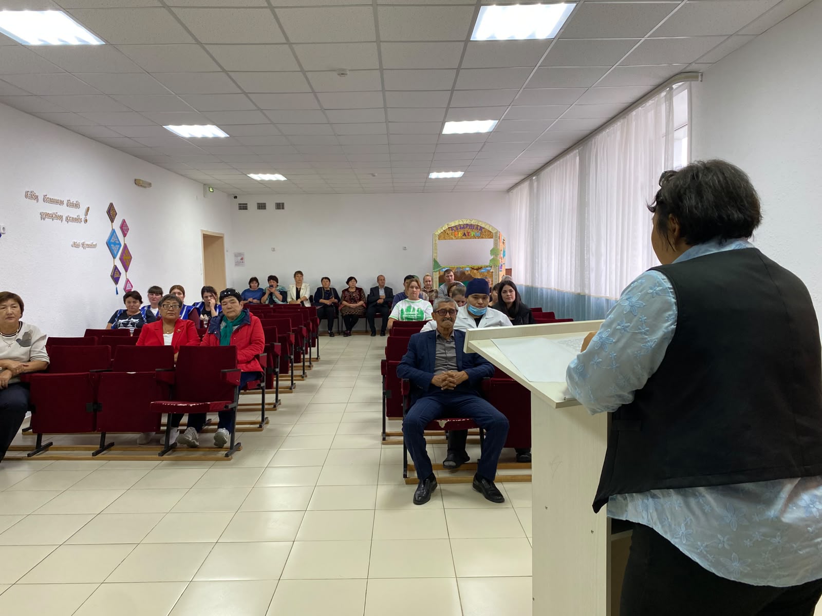 Тағыл ауылдық округі әкімінің Тағыл ауылының тұрғындарымен кездесуі