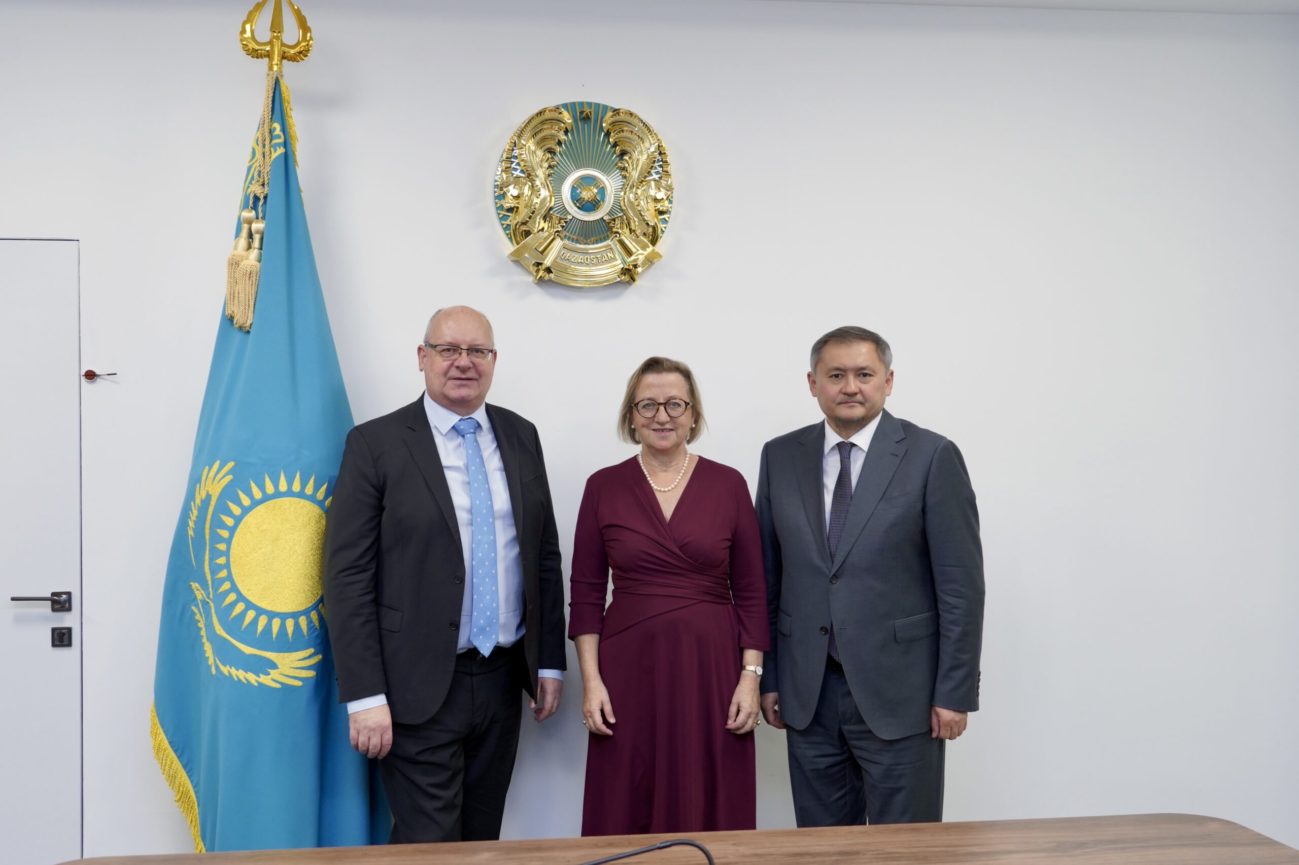 Ғылым министрі Ұлыбритания өкілдерімен педагогтердің кәсіби дамуын талқылады