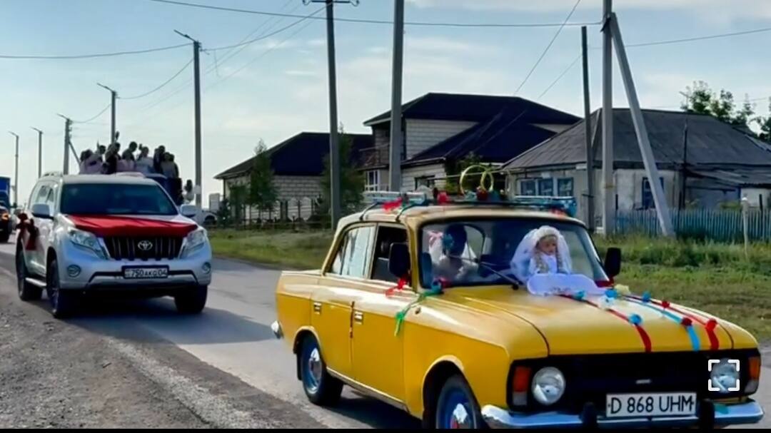 Ақтөбеде 90-жылдардағы той кортежі полиция назарына ілікті